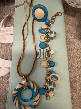 Murano Blue and Cream Glass Pendant Necklace and Bracelet Set